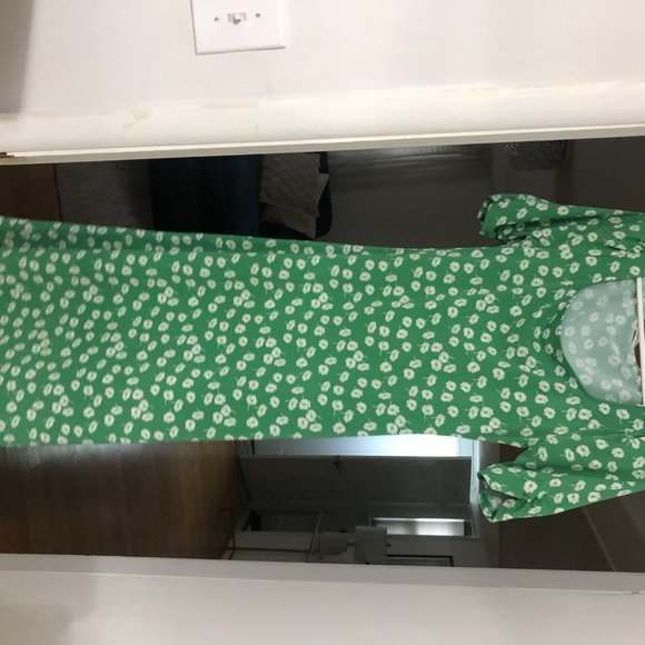 All in Favor green and white floral midi dress - Picture 2 of 4